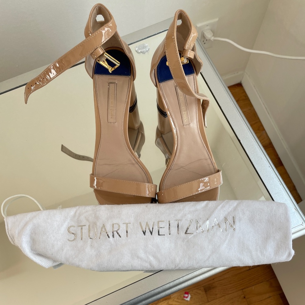 Stuart Weitzman 7M nearly nude 3inch Patent Leather Heeled Sandals